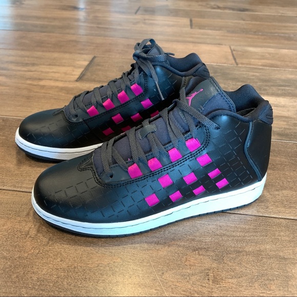 Nike Other - Girls Nike Jordan Illusion - size 5 sneaker